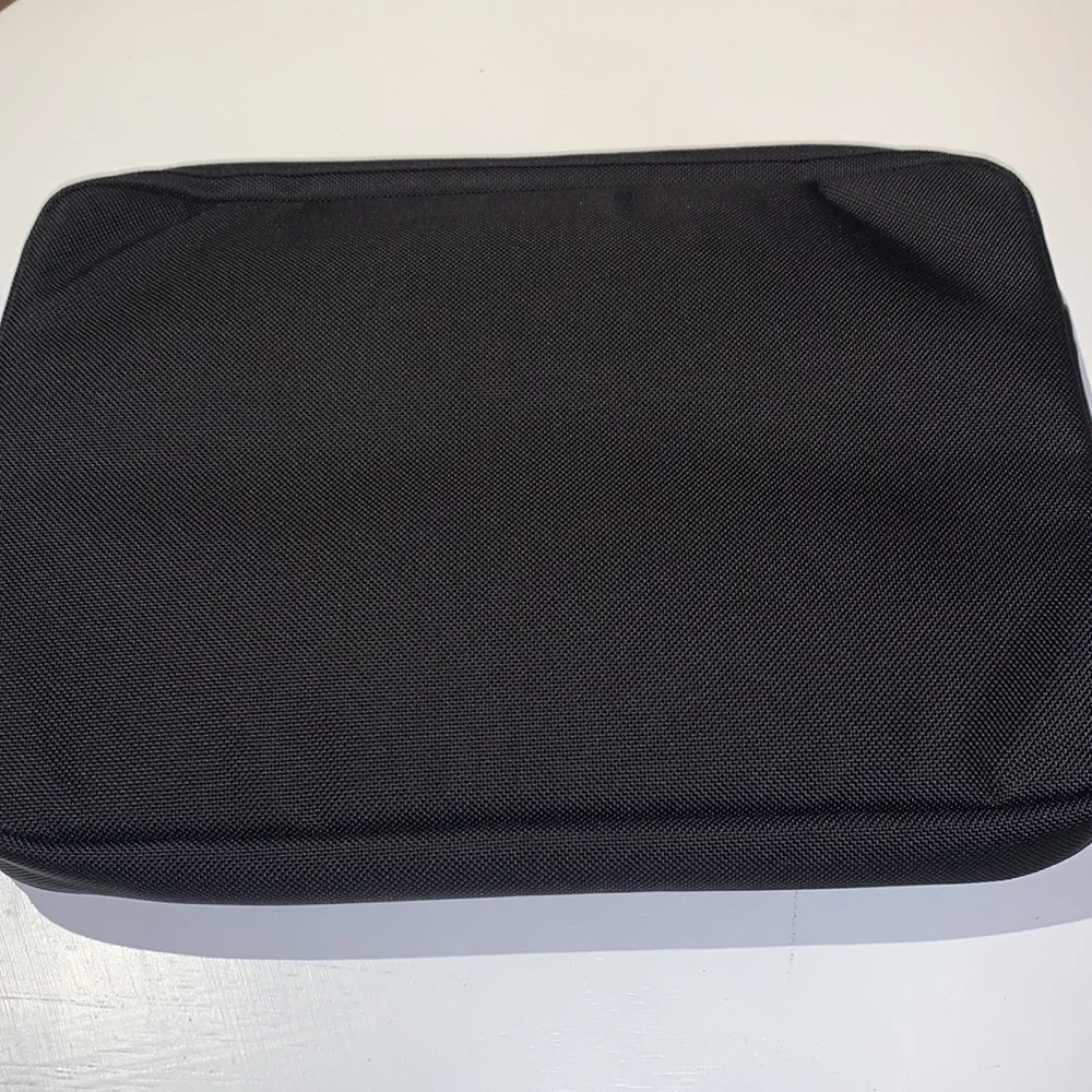 Tumi black computer case. Laptop bag travel